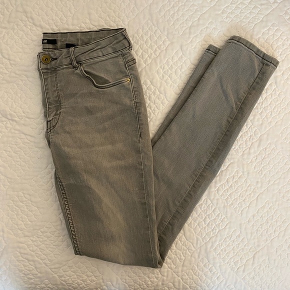 H&M Women’s Jeans | 10 | Gray Light Wash - Picture 11 of 13